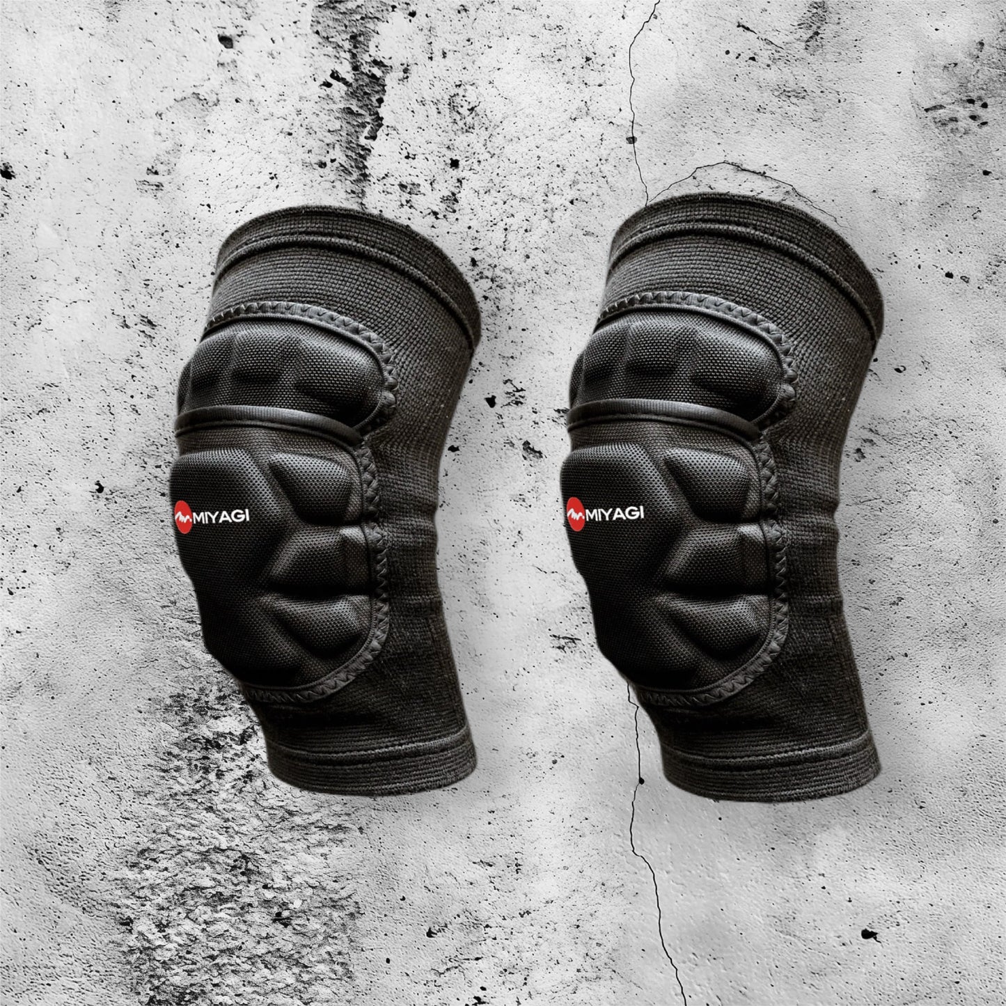 RODILLERA MIYAGI M6764 EN NYLON TERMOFORMADO